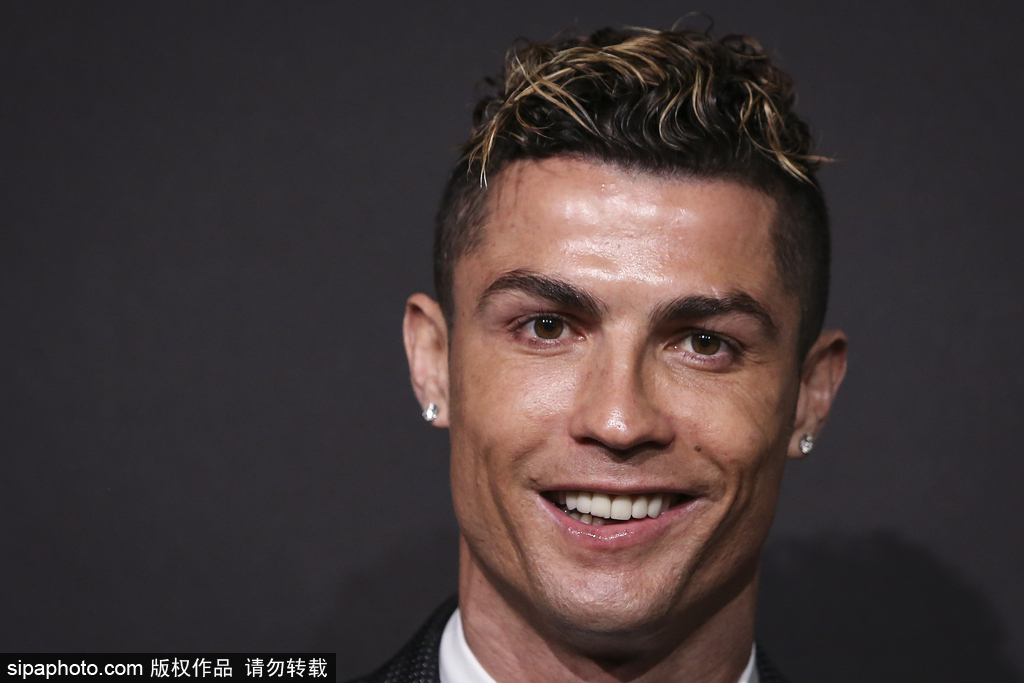 欧冠战报：马杜埃凯双响，马丁内利破门，阿森纳3-0布鲁日