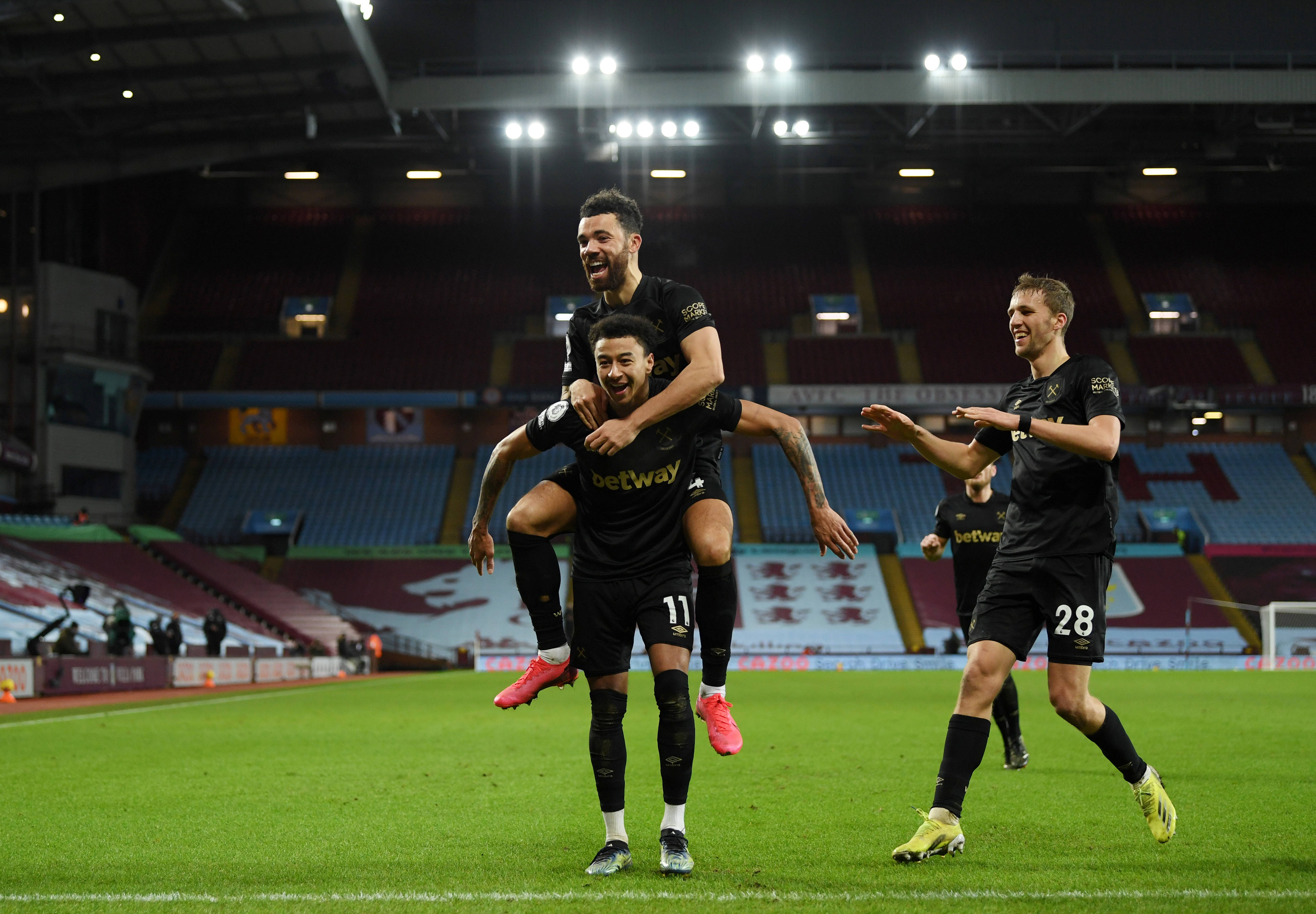 西甲积分榜：皇马爆冷输球距巴萨4分，黄潜第三，马竞第四