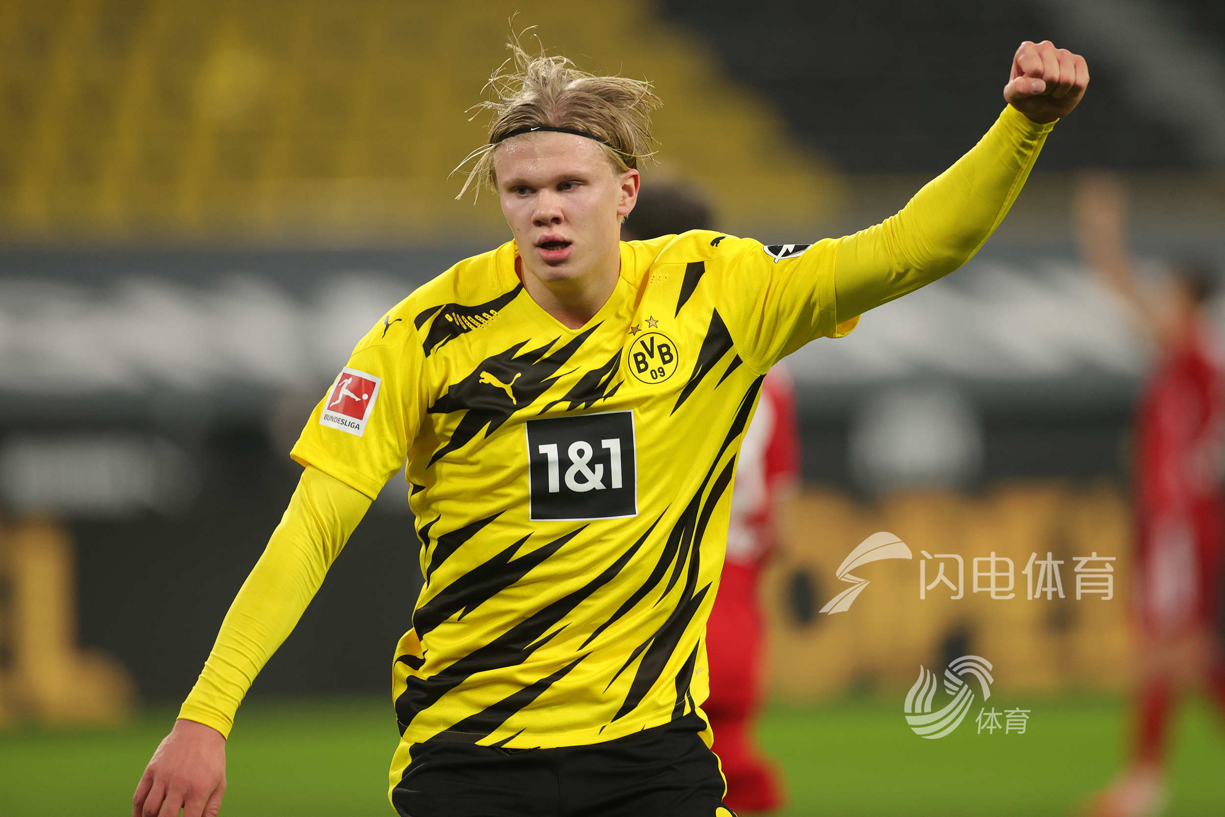 足球国足队内对抗赛出现精彩世界波