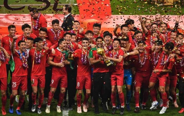 卫报：前加拿大女足教练因性侵球员被判监禁，出狱后没有被禁足