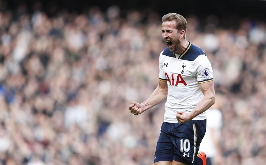 巴萨梅西进球破纪录欧冠历史时刻（梅西一球改写纪录，巴萨欧冠定格历史瞬间）