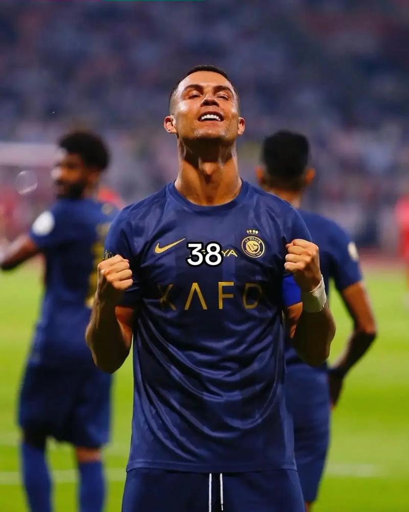 5场丢8分！阿森纳也要羡慕，拜仁对手仍高居第二，英超太难了（5战丢8分！英超太卷，连阿森纳都得眼红，拜仁对手依旧稳居第二）