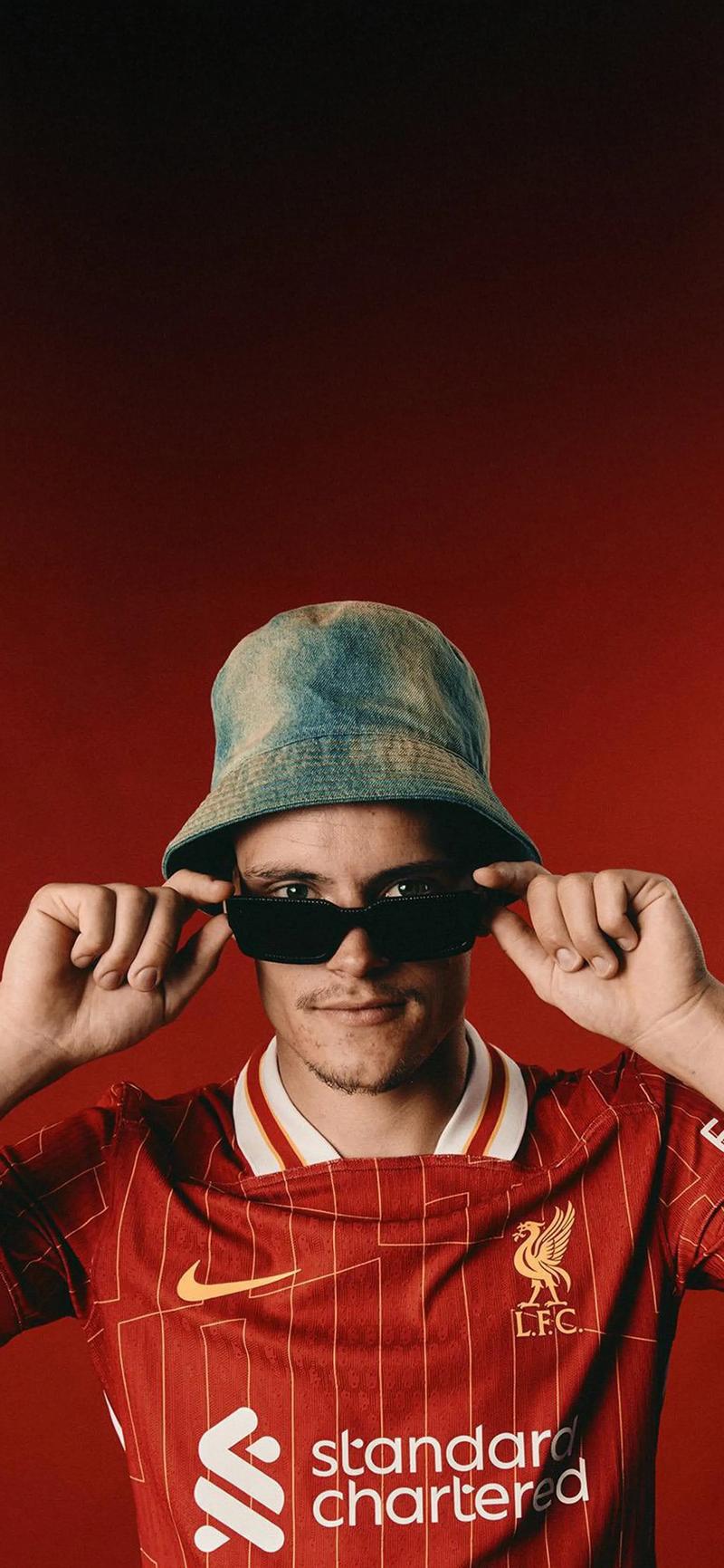 对阵尼斯首开记录，奥巴梅扬解锁职业生涯400球里程碑（奥巴梅扬对尼斯先拔头筹，生涯400球里程碑达成）